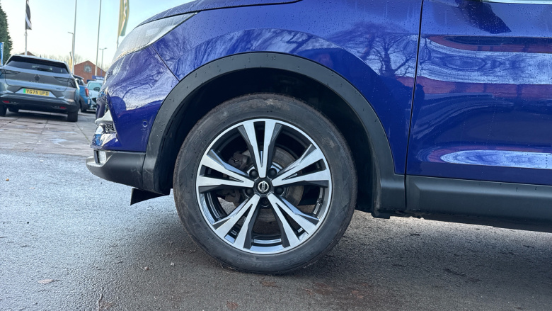 Nissan Qashqai 1.3 DiG-T 160 N-Connecta 5dr Petrol Hatchback